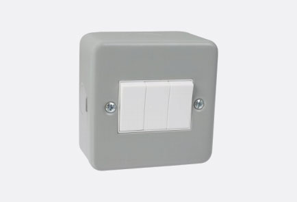 TH6-3 3 Gang 2 Way Wall Switch Home Use