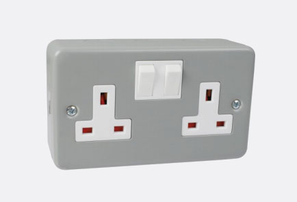 TH6-5 2 Gang Metal Clad Socket